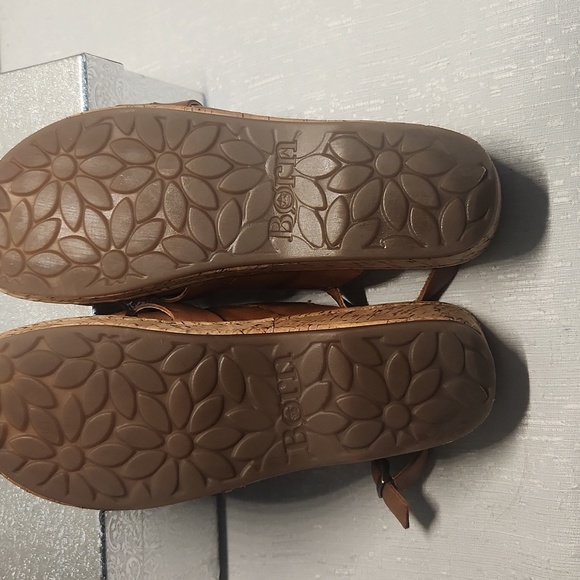 BORN SANDALS SIZE 9 40.5 Women's Tan Wedge Sandals - Picture 5 of 8